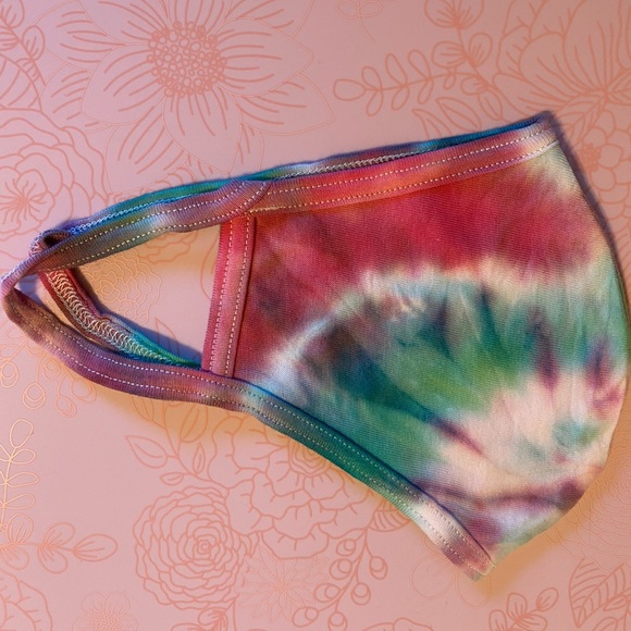 Christmas color themed reusable face masks - Picture 6 of 6